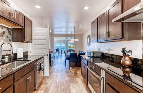 Oceanside Casa | Spacious ocean view home with wood fireplace, grill, & deck - dog-friendly