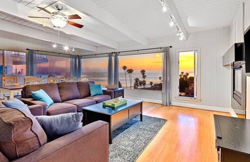 San Clemente Cabaña | Spacious oceanfront cottage with fireplaces, beach views, washer/dryer, & WiFi