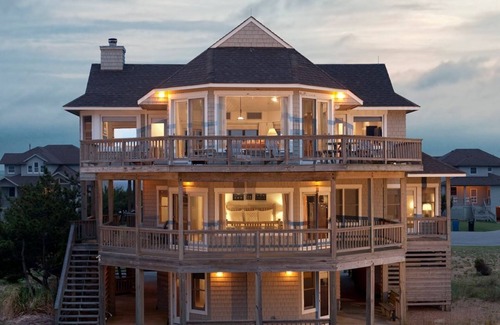 Duck Casa | Spacious Oceanfront House! Wrap-Around Porch