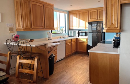 South Mission Beach Condominio | Spacious Oceanfront Retreat – Steps from Boardwalk & Beach - stunning Sunsets
