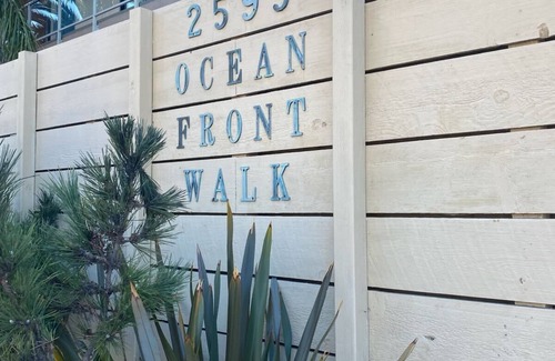 South Mission Beach Condominio | Spacious Oceanfront Retreat – Steps from Boardwalk & Beach - stunning Sunsets