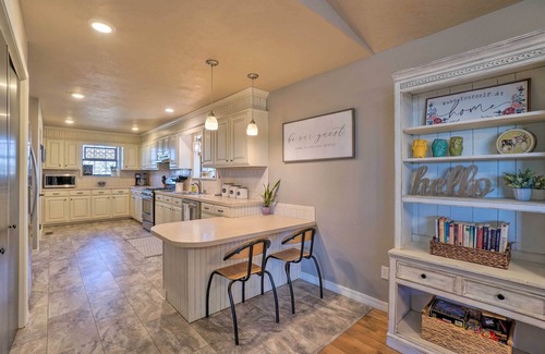 Omaha Casa | Spacious Omaha House w/ Deck & Mountain Views!