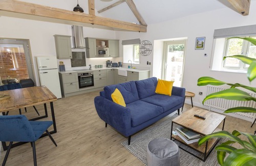 Haresfield Casa | Spacious one bed Cottage on Peaceful Cotswold Farm