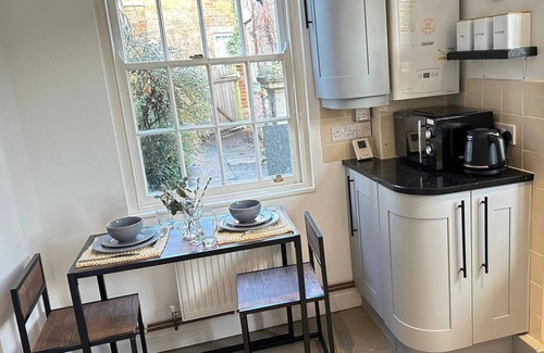 Trowbridge Cabaña | Spacious One Bedroom Cottage