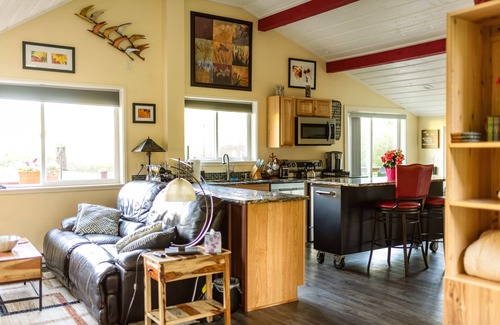 Missoula Casa | Spacious one bedroom plus Bungalow off O'Keefe Creek