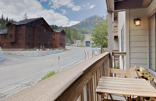 Mammoth Lakes Apartamento | Spacious One Bedroom Condo in Mammoth! Free Assigned Parking - Snowbird 107
