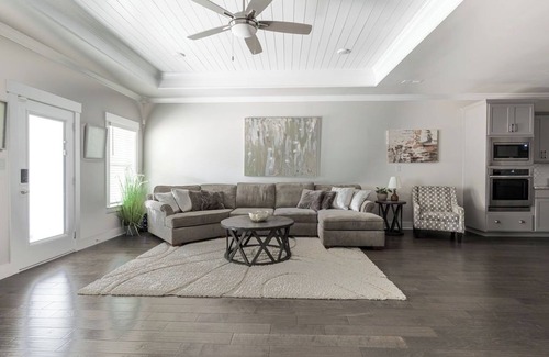 Belle Mina Casa | Spacious One Level Ranch Style Luxury Townhouse