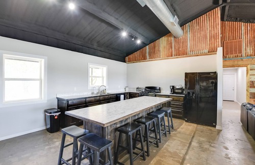 Palo Pinto Casa | Spacious Palo Pinto Home: Private Dock & Pool