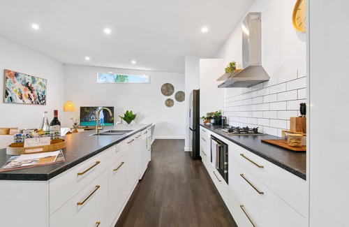 Daylesford Casa | Spacious + Peaceful 3BR house w/deck, 1km to town
