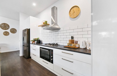Daylesford Casa | Spacious + Peaceful 3BR house w/deck, 1km to town