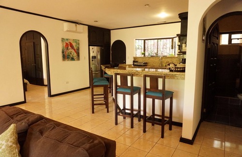 Jacó Casa | Espaciosa, Pacífica Central Pacific Jungle House Cerca de Los Sueños Marina