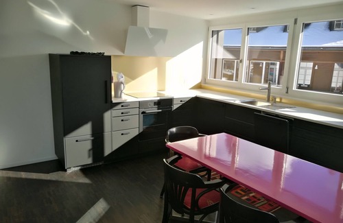 Goldiwil Apartamento | Amplio ático con impresionantes vistas a la montaña y al lago: Ackaert - Top of Thun