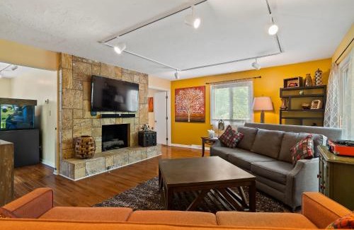 Pepper Pike Casa | Spacious Pepper Pike Home - Near CLE Clinc & CWRU