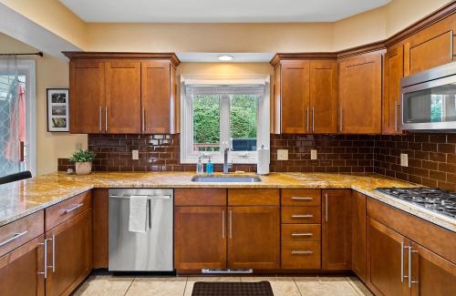 Pepper Pike Casa | Spacious Pepper Pike Home - Near CLE Clinc & CWRU