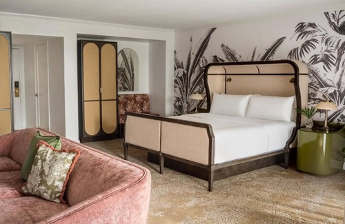 Hunt Club Hotel | Spacious PGA National Home with Kids Club and Courts for Family Play