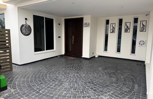 Rawalpindi Casa | Spacious 4-bedroom house Park facing dead end street in Bahria Town Rawalpindi