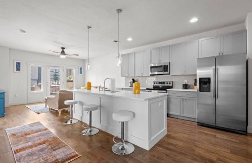 Country Club Plaza Area Apartamento | Spacious Plaza 2BED Apartment
