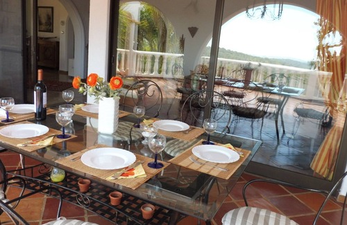 Quinta das Raposeiras Villa | Amplias, piscina Villa, la ubicación ladera sur con impresionantes vistas al mar libre de tren de Wi-Fi.
