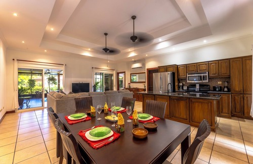 Bejuco Casa | Spacious Pool House in Exclusive Gated Community