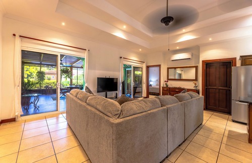 Bejuco Casa | Spacious Pool House in Exclusive Gated Community