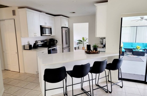 Englewood East Casa | Spacious pool house less than 8 minutes to the beach
