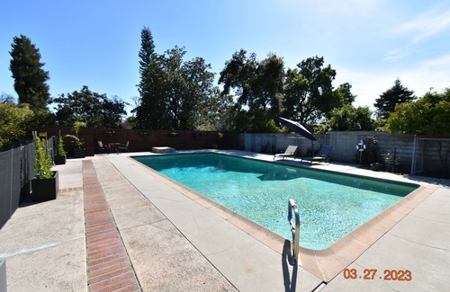 East Pasadena Casa | Spacious Pool House