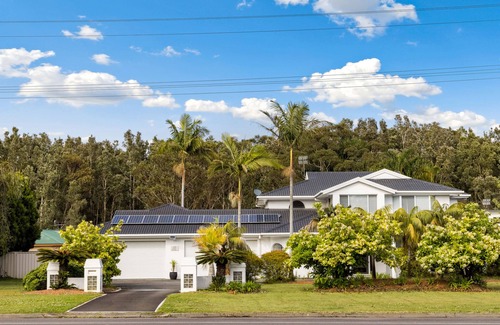 Salamander Bay Casa | Spacious Poolside Haven in Port Stephens