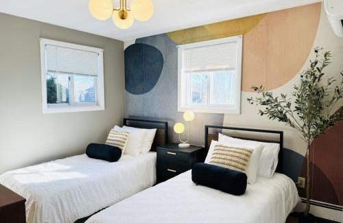 Framingham Casa | Spacious Poolside Boston Stay Sleeps 8 Pet Friendly