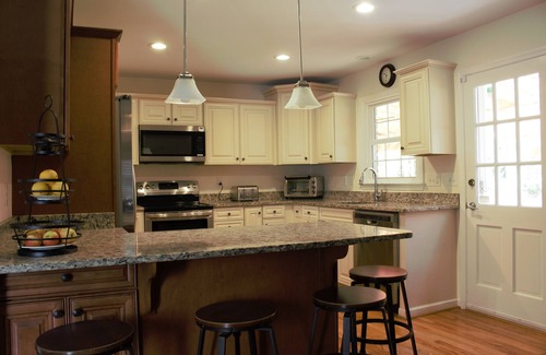 Potomac Casa | Spacious Potomac Haven Near DC – Walkable, Cozy, and Perfect for Remote Work!