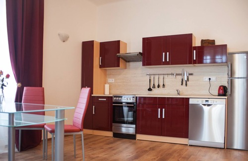 Nusle Apartamento | Amplio apartamento con vistas a Praga de 106 metros cuadrados