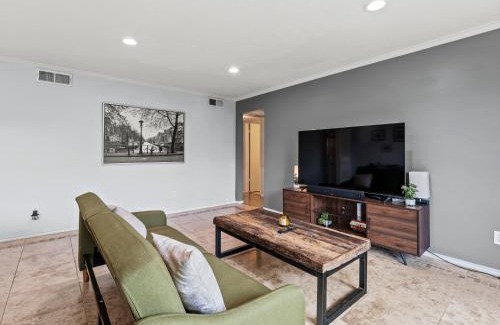 North Dallas Apartamento | Spacious Preston Hollow Condo