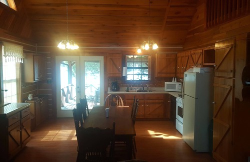 Springville Cabina | Amplia cabaña privada. Ideal para torneos de pesca y fines de semana familiares.