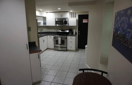 Pulaski Park Apartamento | Spacious & private! Free parking! Great location!