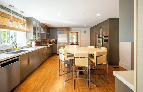 Myers Park Casa | Spacious, Private Haven w Separate Carriage House, Gym, Game Rm. 5min 2 DWNTN