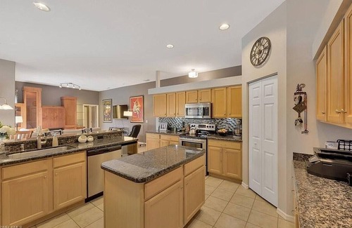Biggar Casa | Spacious private pool home, close to beaches, with many upgrades!