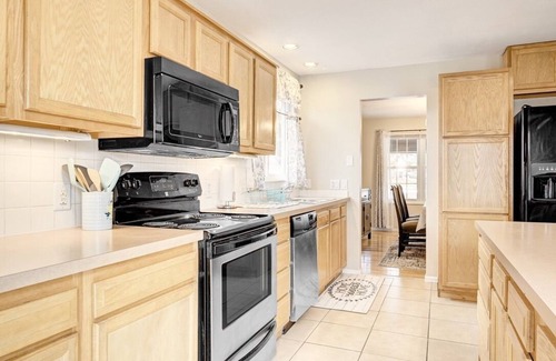Aurora Casa | Spacious Private Retreat Near Cherry Creek Park!
