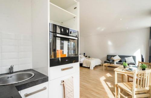 Borehamwood Apartamento | Spacious Private Studio 89 with parking
