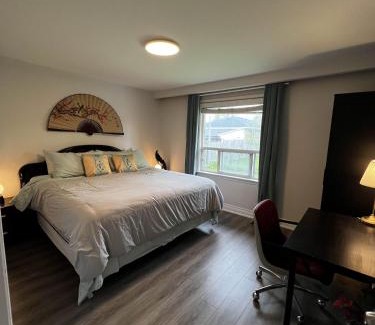 Bridlewood Apartamento | Spacious Private Upper Floor 4BR 5 Beds 2 Bath & Kitchen