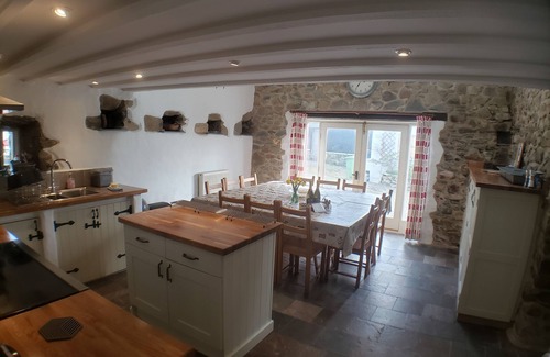 St Brides Casa | Amplio, Calidad, Pet Friendly Barn Conversion. En un entorno rural encantador.