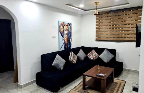 Adenta Apartamento | Spacious Quiet & Cozy- Close to Highway-Parking