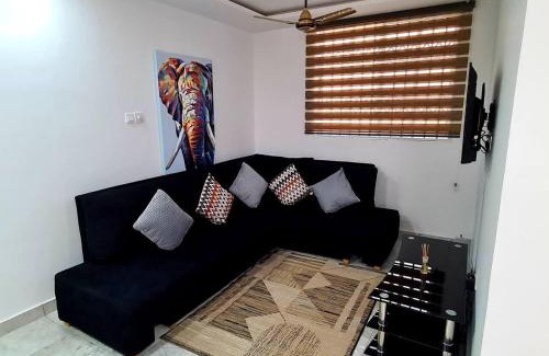 Adenta Apartamento | Spacious Quiet & Cozy- Close to Highway-Parking