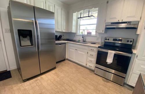 Northeast Pensacola Casa | Spacious Ranch Home Near Airport