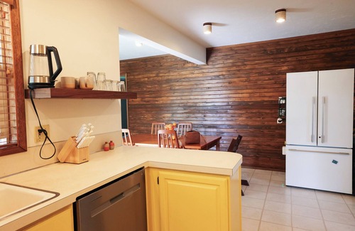 Milwaukie Casa | Spacious Ranch in Charming Milwaukie-1 mile from Sellwood