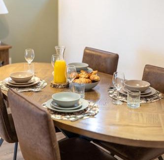 Cark Casa | Spacious & relaxing cottage stay with free parking