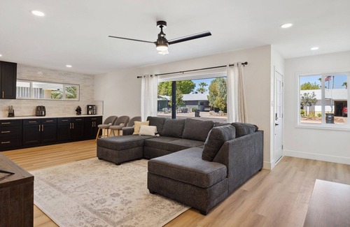Village Grove Casa | Spacious Remodel 3BR 2BA – Prime Location Near It All