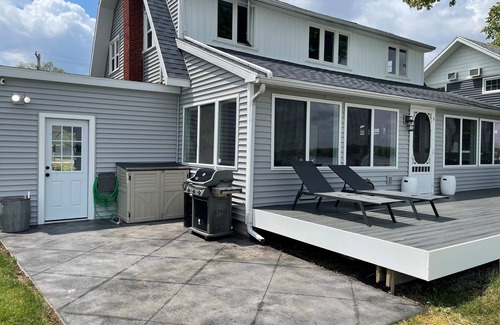 Crystal Casa | Spacious, remodeled, family friendly lakefront home.