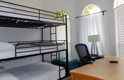 Southwind Casa | Spacious remodeled home in East Memphis
