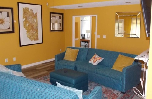 Southwind Casa | Spacious remodeled home in East Memphis