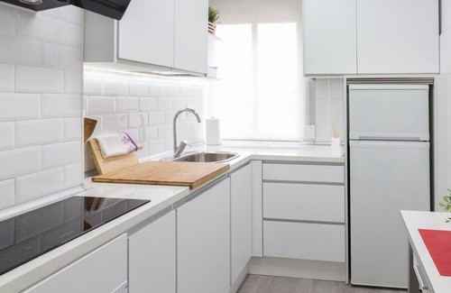 Centro de Logroño Apartamento | Apartamento Renovado con 2 Dormitorios y Parking, a Minutos de Calle Laurel en Logroño