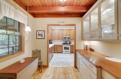Jim Thorpe Casa | Amplia y renovada casa moderna en Bear Creek Lake, cerca del histórico Jim Thorpe